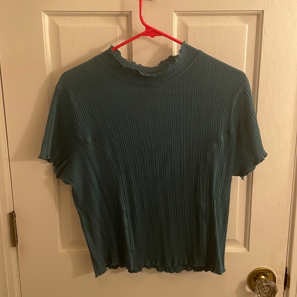 Ribbed Cropped Top